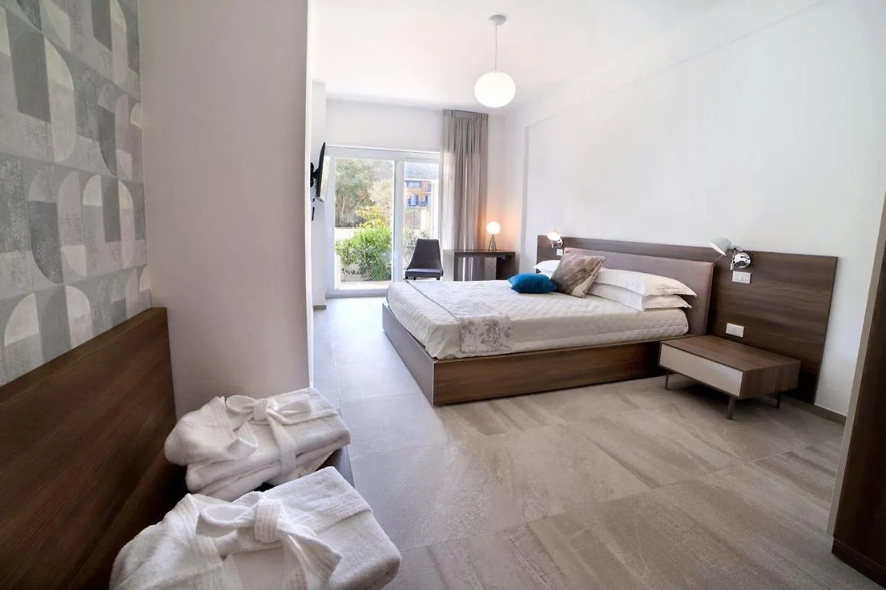 Capo Zen - Apartments&SPA Capo dʼOrlando 0*,  Italia